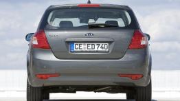 Kia Ceed Hatchback 5D 2010 - widok z tyłu