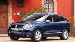 Volkswagen Touareg 2010 - lewy bok