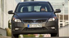 Kia Ceed Hatchback 5D 2010 - widok z przodu
