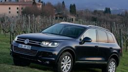 Volkswagen Touareg 2010 - lewy bok