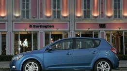Kia Ceed Hatchback 5D 2010 - lewy bok
