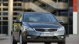 Kia Ceed Hatchback 5D 2010 - widok z przodu