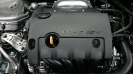 Kia Ceed Hatchback 5D 2010 - maska otwarta