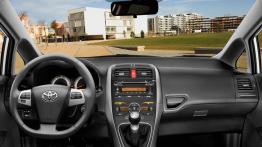 Toyota Auris 2010 - pełny panel przedni