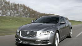 Jaguar XJ 2010 - widok z przodu