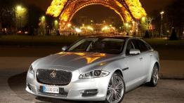 Jaguar XJ 2010 - widok z przodu