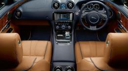 Jaguar XJ 2010 - pełny panel przedni