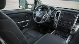 Nissan Titan XD (2016) - kokpit