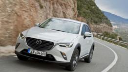 Mazda CX-3 SKYACTIV-G (2015) - widok z przodu