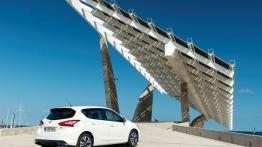 Nissan Pulsar 1.5 dCi (2014) - widok z tyłu