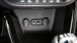 Kia pro_ceed II GT (2013) - konsola środkowa