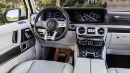 Mercedes-Benz Klasa G (2018) - widok ogólny wnętrza z przodu