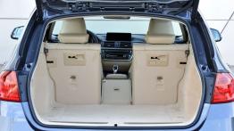 BMW 328i Touring (F31) - tylna kanapa złożona, widok z bagażnika