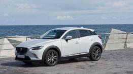 Mazda CX-3 SKYACTIV-G (2015) - lewy bok