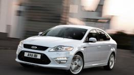 Ford Mondeo Hatchback 2011 - widok z przodu