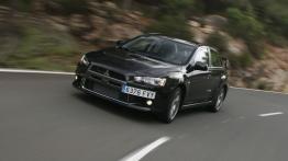 Mitsubishi Lancer Evo 2011 - widok z przodu