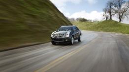 Cadillac SRX 2011 - przód - reflektory włączone