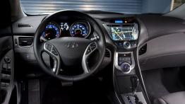 Hyundai Elantra 2011 - pełny panel przedni