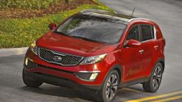 Kia Sportage SX 2011 - przód - reflektory włączone