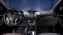 Hyundai Elantra 2011 - pełny panel przedni
