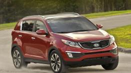 Kia Sportage SX 2011 - przód - reflektory włączone