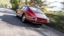 Odrestaurowana i gotowa do drogi: Porsche Museum po raz pierwszy prezentuje najstarszą 911