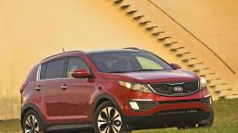 Kia Sportage SX 2011 - przód - reflektory włączone