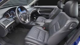 Honda Accord Coupe 2011 - widok ogólny wnętrza z przodu