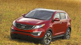 Kia Sportage SX 2011 - przód - reflektory włączone