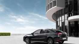 Renault Laguna Hatchback 2011 - widok z tyłu