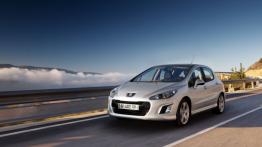 Peugeot 308 Hatchback 2011 - widok z przodu