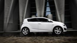 Chevrolet Aveo hatchback 2011 - prawy bok