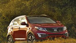 Kia Sportage SX 2011 - przód - reflektory włączone