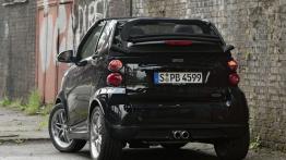 Smart Fortwo 2011 - widok z tyłu