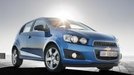 Chevrolet Aveo hatchback 2011 - przód - reflektory wyłączone