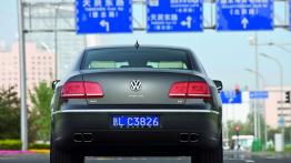 Volkswagen Phaeton 2011 - widok z tyłu