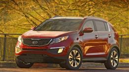 Kia Sportage SX 2011 - przód - reflektory włączone