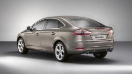 Ford Mondeo Hatchback 2011 - widok z tyłu