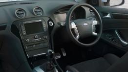 Ford Mondeo Hatchback 2011 - kokpit