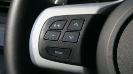 Mitsubishi Lancer Evo 2011 - sterowanie w kierownicy