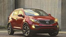 Kia Sportage SX 2011 - przód - reflektory włączone
