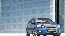 Chevrolet Aveo hatchback 2011 - przód - reflektory wyłączone