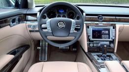 Volkswagen Phaeton 2011 - kokpit