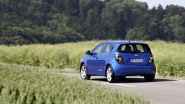 Chevrolet Aveo hatchback 2011 - widok z tyłu