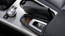 Mercedes SLK 2011 - schowek przedni otwarty