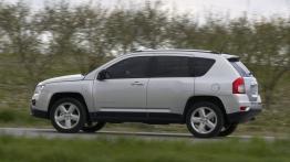 Jeep Compass 2011 - lewy bok