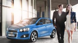 Chevrolet Aveo hatchback 2011 - przód - reflektory wyłączone