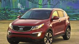 Kia Sportage SX 2011 - przód - reflektory włączone