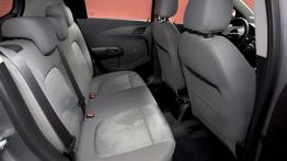 Chevrolet Aveo hatchback 2011 - widok ogólny wnętrza