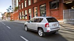 Jeep Compass 2011 - widok z tyłu